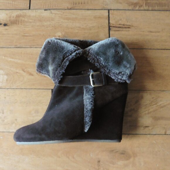 Boston Proper Chocolate Brown Suede Cozy Fur Lined Wedge Ankle Boots 9 1/2 - Picture 1 of 6